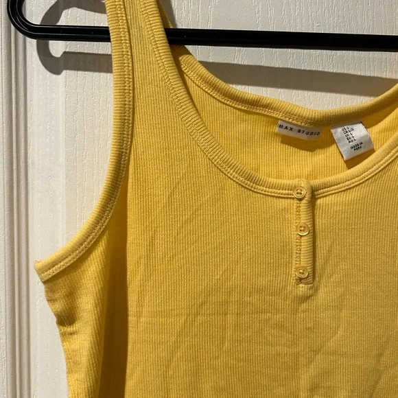 Max Studio Tank Top - Picture 2 of 4